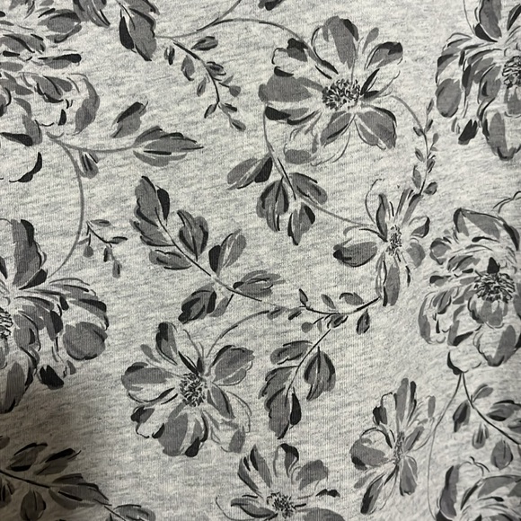 Ecothreads organic cotton floral t-shirt - Picture 2 of 7